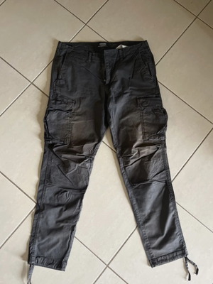 Cargo παντελόνι Jack and Jones μεταχειρισμένο, σκούρο γκρι, μέγεθος M-L 34/32