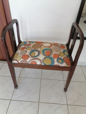 Elegant entrance seat with rosewood and colorful fabric, like new