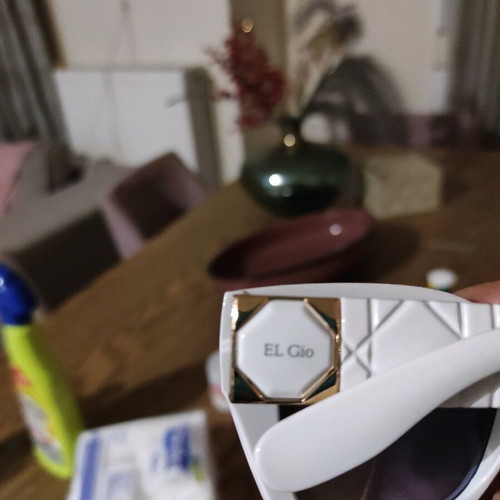 El Gio sunglasses like new, white