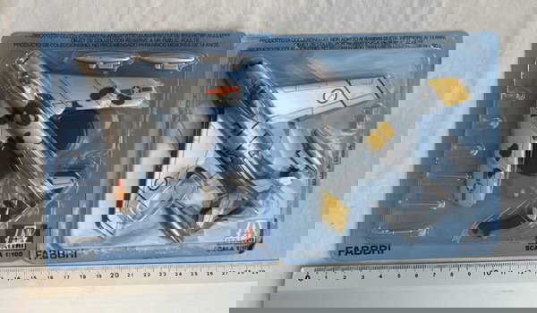 2 Джет самолета F86 Сабре и MIG 17 (начало на Студената война) мащаб 1/100