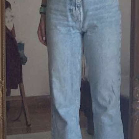 Mom cropped blue light denim jeans like new with cross waist