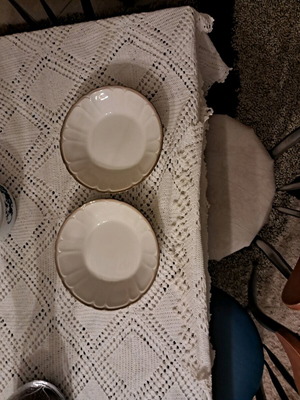 2 πιάτα πορσελάνινα! μόνο 16€