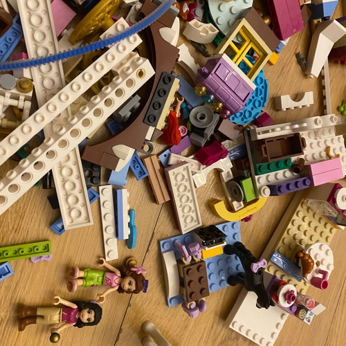 Lego like new for hours of creative play