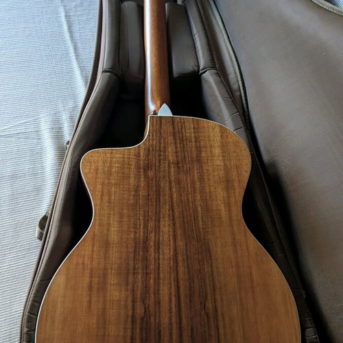 Taylor 214CE-KOA electro-acoustic guitar like new