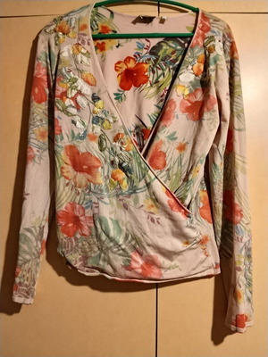 Armani Collezioni wrap blouse like new, size M, white and red