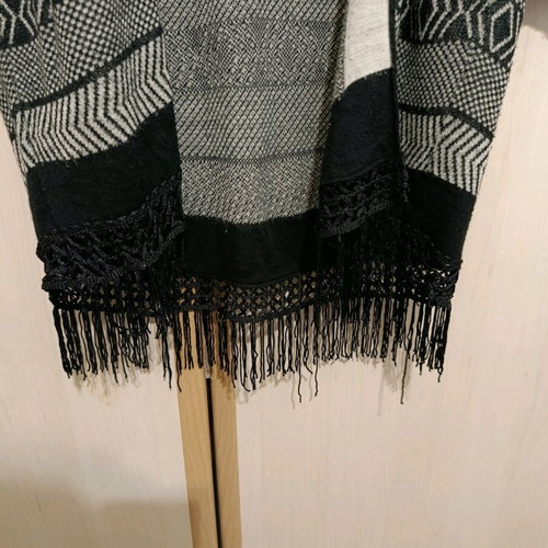 Stradivarius black and white cardigan with fringes like new, size M