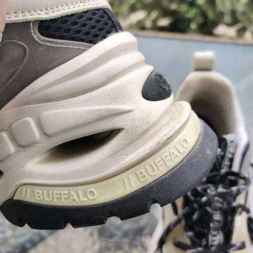 Buffalo Cloud Sneakers like new, black and cream, size 41, vegan