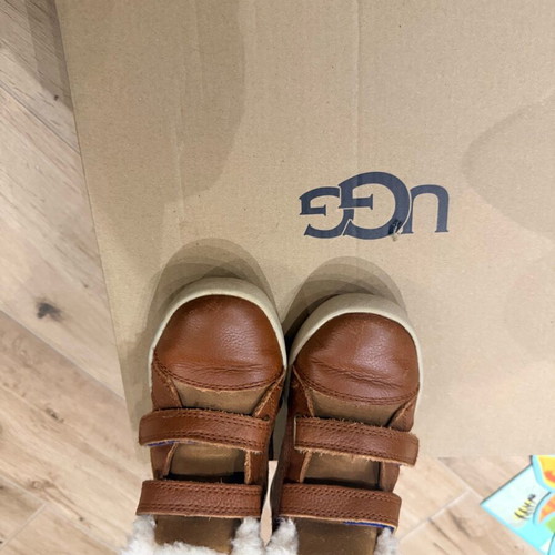 Ugg kids shoes used, size 26, beige