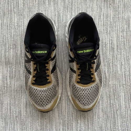 New Balance Fresh Foam Vongo v2 athletic shoes size 43