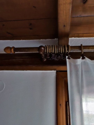 Wooden curtain rods like new, diameter 3.5 cm, length 2 m, set of 5