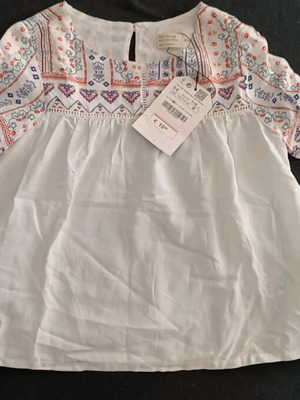 Zara white blouse for girl new, age 5-6 years, viscose