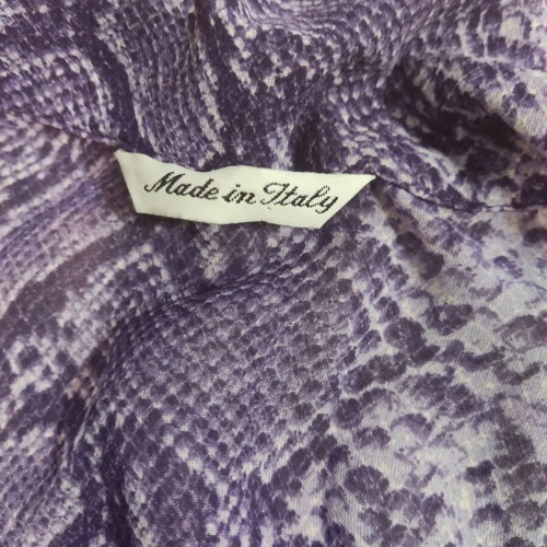 Shirt purple like new, size large