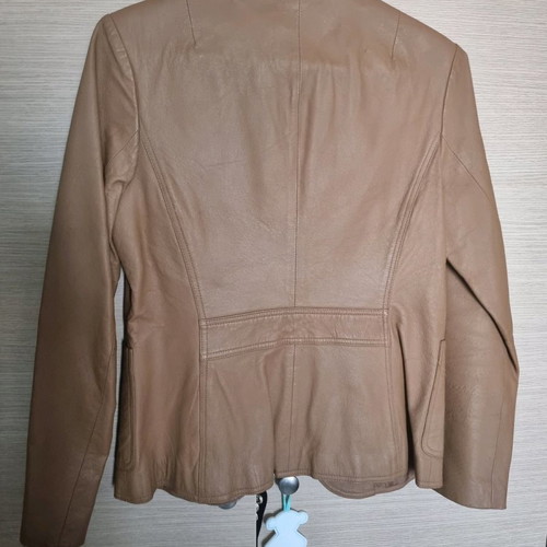 Leather jackets like new, pack of 3 women's