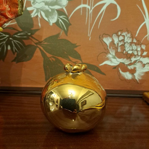 Decorative pomegranate used, gold