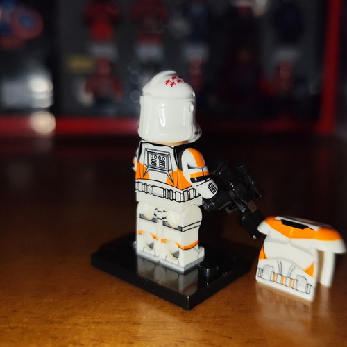 Waxer Star Wars Lego minifigure with blaster and armor
