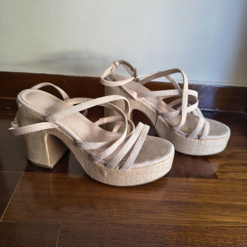 Issue Fashion high heel sandals with straw design size 39 like new beige