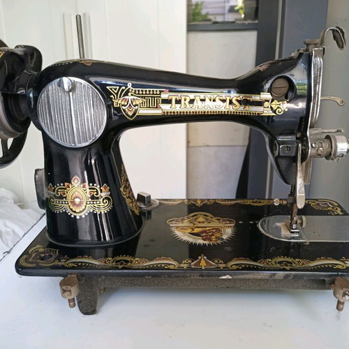 Mede Japan Transist sewing machine vintage, like new