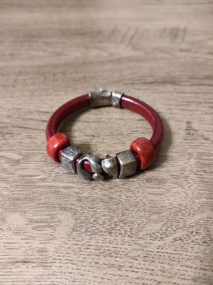 Red bracelet with silver magnetic clasp new
