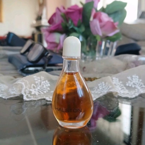 Vintage Miniature Perfume Collection like new, 6 authentic pieces