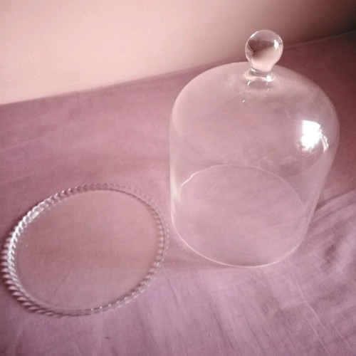 Vintage crystal cake stand with flat base like new