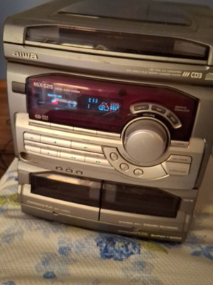 Stereo Aiwa NSX-NS215 μεταχειρισμένο με CD player και 2 κασετόφωνα