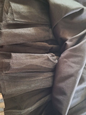 Lynne Black Puffy Skirt Used with Elastic and Tulle