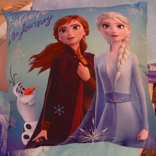 Frozen set for kids' room with curtain, rug, sheets, bedspread & decorative pillow