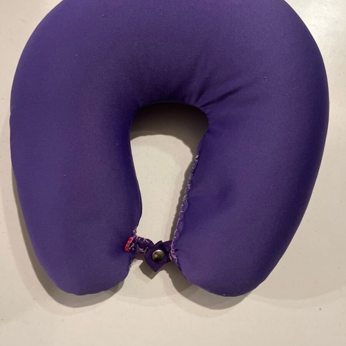 Collar pillow like new