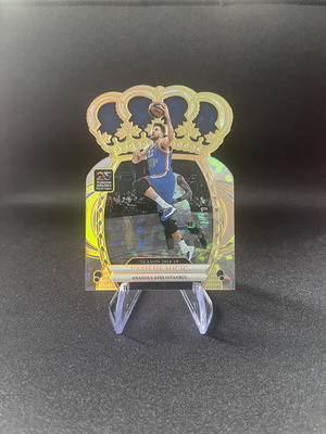 Vasilije Micic Panini Crown Royale Euroleague Gold Parallel card /10
