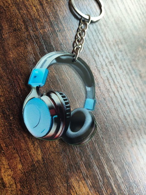 Keychain with 2D headphones design new, multicolored