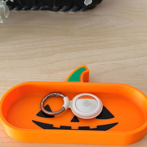 3D Printed Pumpkin Glasses Stand Made From Recycled PLA