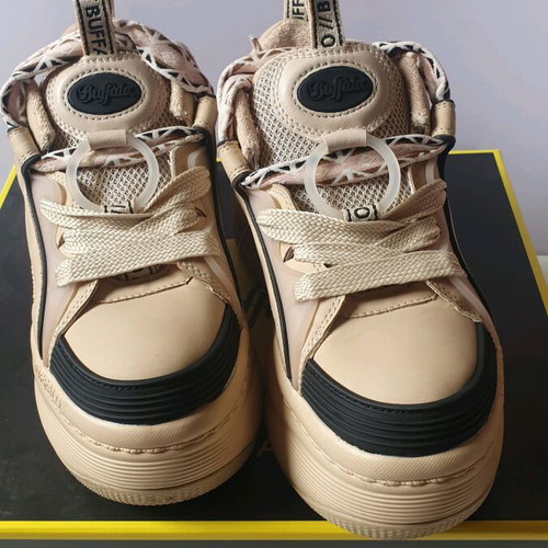 Buffalo sneaker cream/black like new, size 37