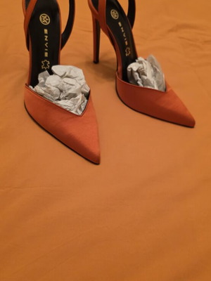 Envie Shoes red heels size 36 new