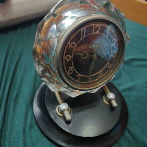 Mayak Crystal Mechanical Desk Clock, Soviet Vintage 1965–1970