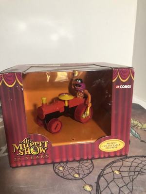 Muppets 25 Years Animal on Tractor Corgi figure like new