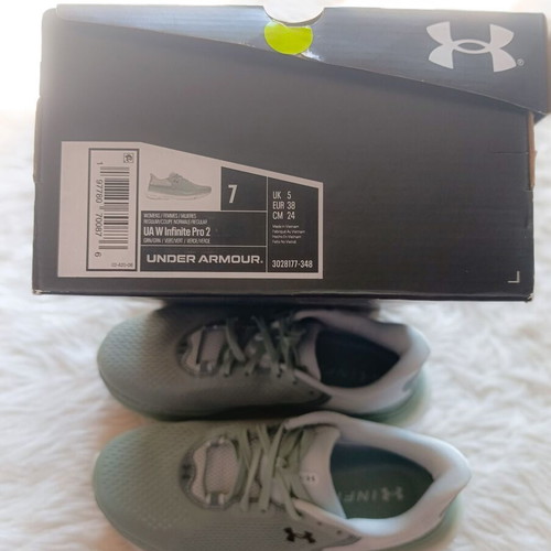 Under Armour Infinite Pro 2 women's athletic shoes size 38 like new, green