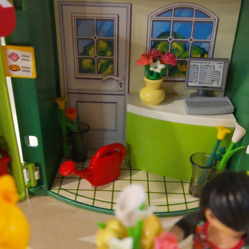 Playmobil City Life flower shop like new with all pieces