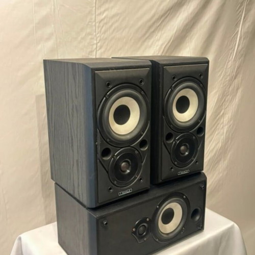 Mission 700 and 70c1 speakers like new with powerful bass