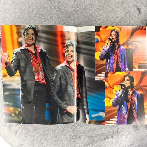 Michael Jackson This Is It mini album like new from 2009 concert ticket
