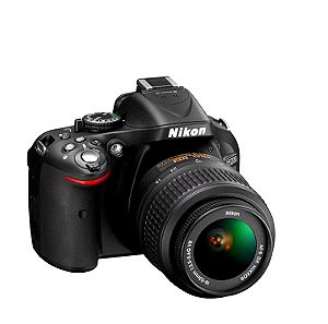 Φωτογραφική μηχανή SLR με φορμά DX και ευέλικτη πτυσσόμενη οθόνη LCD 7,5 cm (3 in.), αισθητήρα εικόνας CMOS 24,1 megapixel, D-Movie full HD, σύστημα αυτόματης εστίασης 39 σημείων, ISO 100-6400