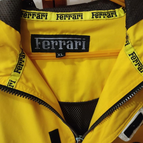 Ferrari Original windbreaker used, size XL, yellow with baby carrier
