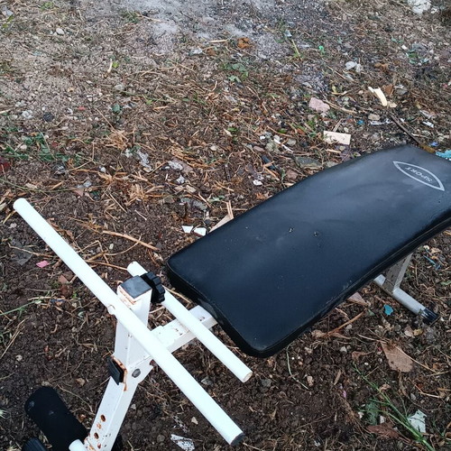 Workout bench used with minor wear and rust