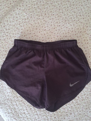 Nike Tempo Dri-FIT σορτς τρεξίματος XS μεταχειρισμένα, μωβ