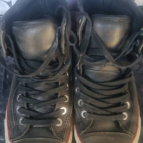 Original Nike and All Star boots like new, sizes 42 and 41
