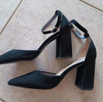 Arte Piedi suede pumps with ankle strap size 37 like new, black