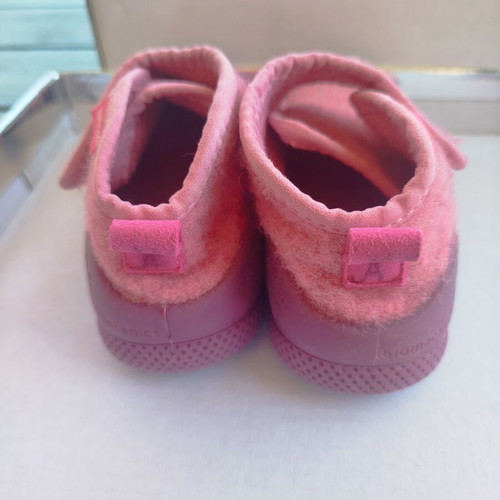 Biomechanics children's slippers No23 like new, winter pink and purple