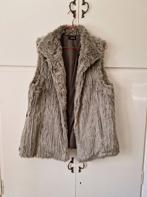 Oltre gray sleeveless fur vest medium-large like new