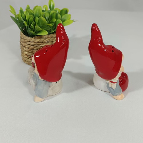 Ceramic gnome salt and pepper shaker set like new