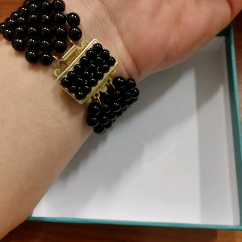 Bracelet like new, elegant and lightweight