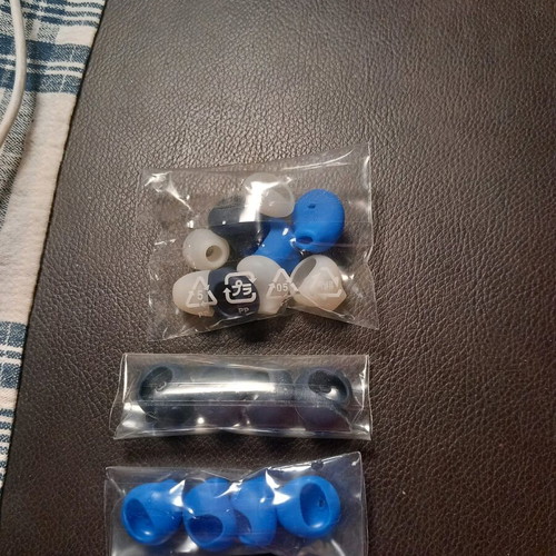 Earbud cushions new, pack of 7 pairs with 2 extra tips